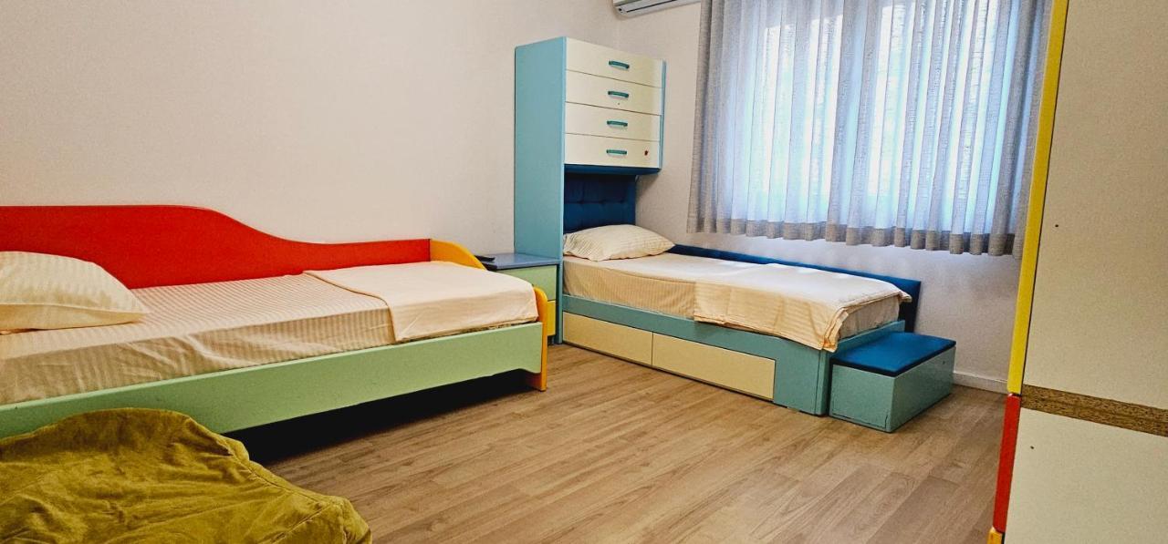 Discover Tirana From Our 3-Room Apartment With Free Parking-Komuna E Parisit Luaran gambar