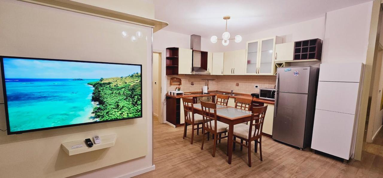 Discover Tirana From Our 3-Room Apartment With Free Parking-Komuna E Parisit Luaran gambar